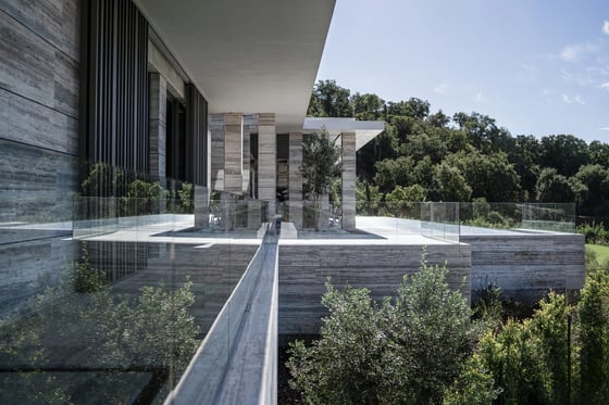 An elegant villa with an architectural line in Zagaleta, picture 3