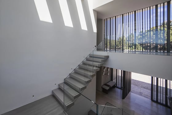 An elegant villa with an architectural line in Zagaleta, picture 8