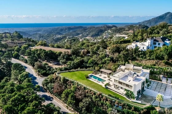 New Breathtaking Modern Luxury House with Panoramic Views, picture 18