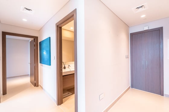Full Park View | Vacant | Quiet Luxury Home, picture 9