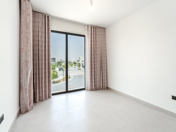 Single Row | Brand New | Prime Location., picture 15