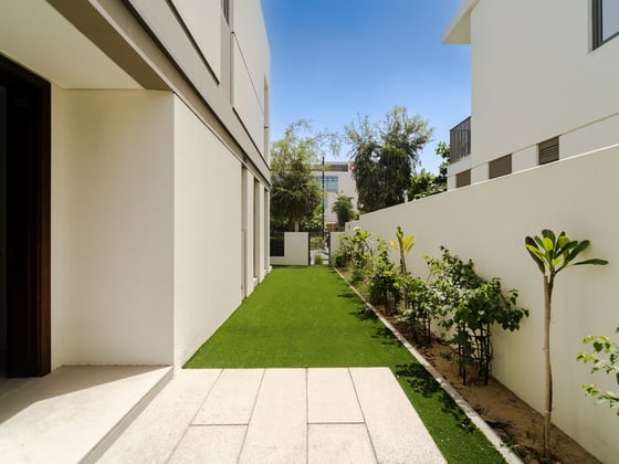 Single Row | Brand New | Prime Location., picture 22
