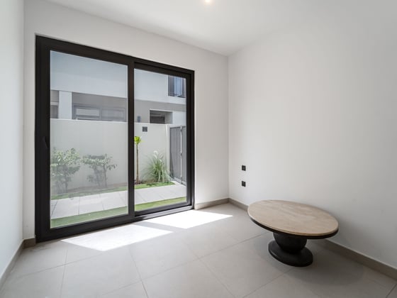 Single Row | Brand New | Prime Location., picture 7