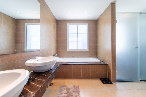Upgraded Villa | Large Corner Plot | Private Pool, picture 16