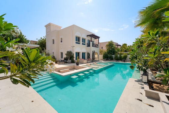 Upgraded Villa | Large Corner Plot | Private Pool, picture 1