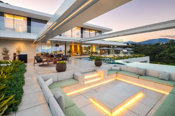 A contemporary home for sale in the exclusive El Madroñal, picture 18