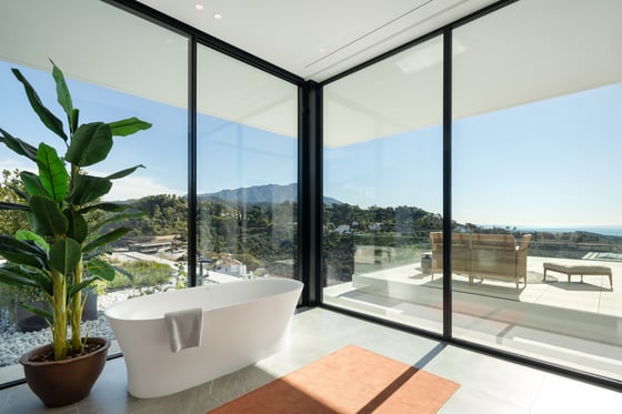 A contemporary home for sale in the exclusive El Madroñal, picture 12