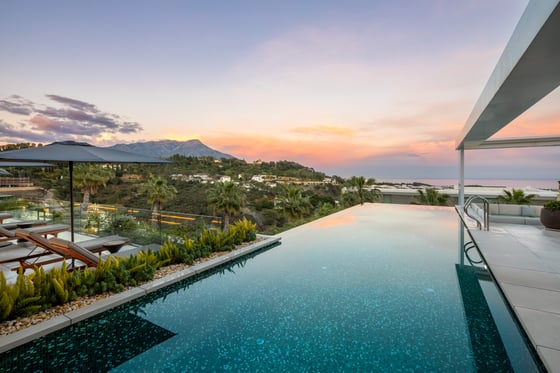 A contemporary home for sale in the exclusive El Madroñal, picture 19