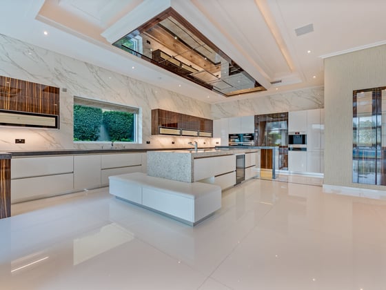 Prestigious Emirates Hills Villa with Golf Views, picture 20