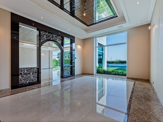 Prestigious Emirates Hills Villa with Golf Views, picture 6
