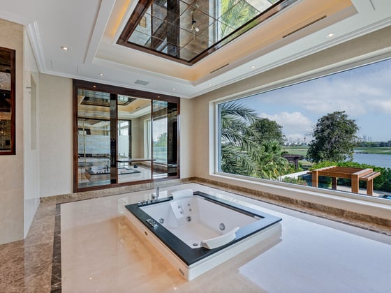 Prestigious Emirates Hills Villa with Golf Views, picture 23