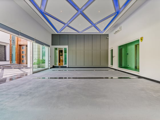 Prestigious Emirates Hills Villa with Golf Views, picture 24