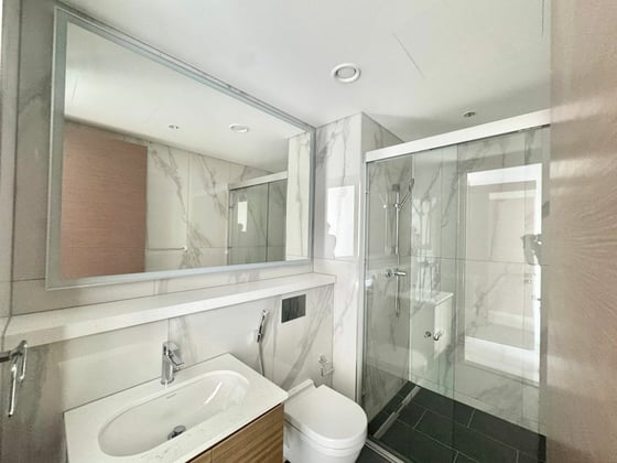 Spacious |  Maids Room  |  Burj Khalifa View, picture 17