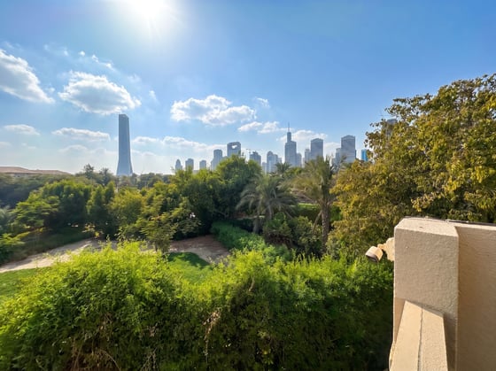 Skyline View | Park Backing | 4 Bedrooms, picture 1