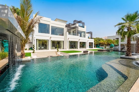 Fully Upgraded | Bespoke Finish | Large Plot, picture 1