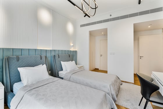 Stunning 2BR | Vacant | High Floor | Sea View, picture 16
