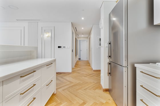 Stunning 2BR | Vacant | High Floor | Sea View, picture 5