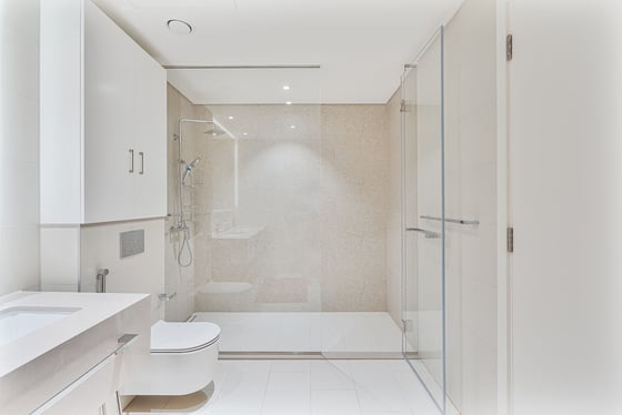 Stunning 2BR | Vacant | High Floor | Sea View, picture 19
