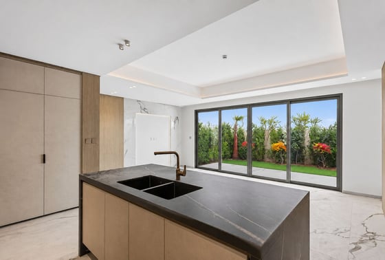 Landscaped Garden | Ellie Saab Design | Luxurious Finish, picture 4