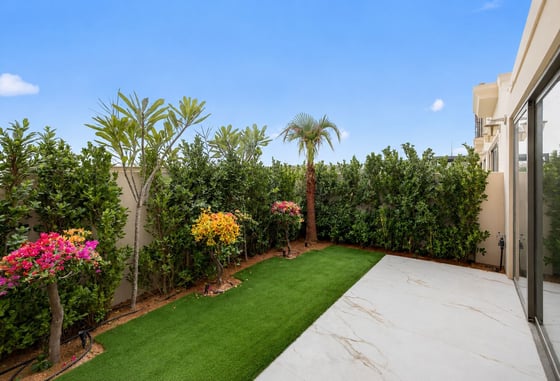 Landscaped Garden | Ellie Saab Design | Luxurious Finish, picture 6