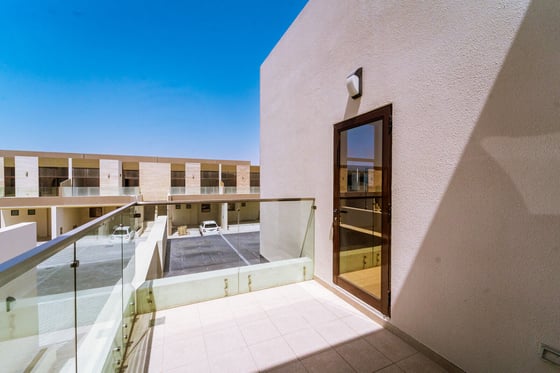 Upgraded | Pool & Park Views | Good Quality, picture 15