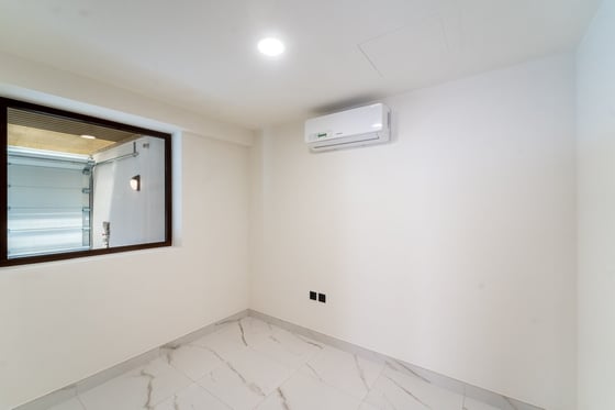 Upgraded | Pool & Park Views | Good Quality, picture 7