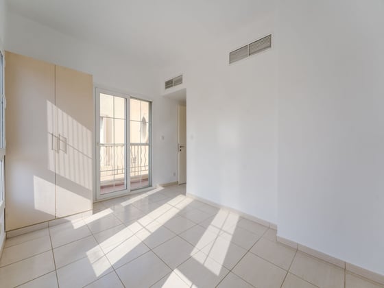 Lake View | Renovation Potential | Prime Location, picture 8
