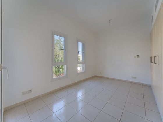 Lake View | Renovation Potential | Prime Location, picture 9