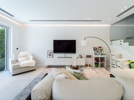 Fully Renovated | 3 Bed + Study | Private Pool, picture 5