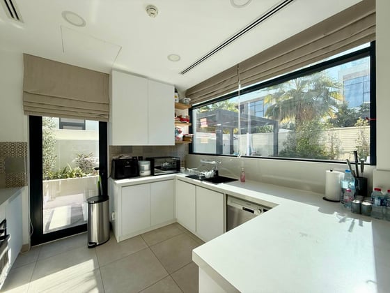 Private Swimming Pool | Corner Unit....., picture 7