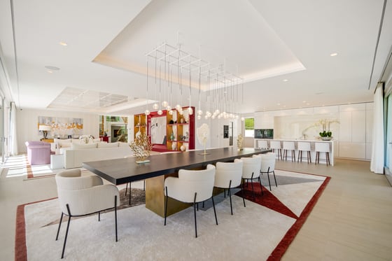 A private oasis nestled in an enviable front-line golf, picture 9