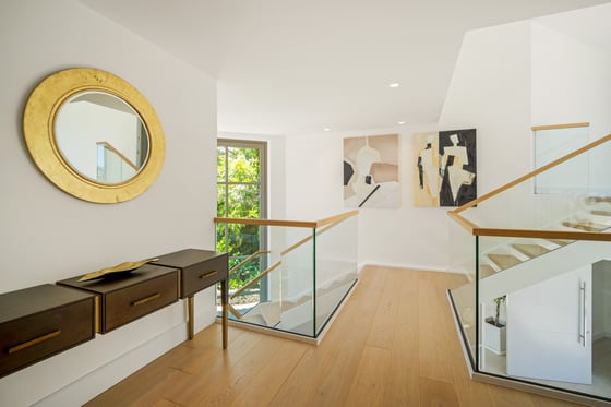 A private oasis nestled in an enviable front-line golf, picture 12