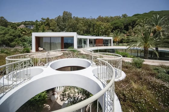 Living in overwhelmed by its opulence in Sotogrande gated 24, picture 3
