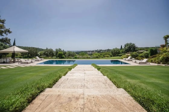 Living in overwhelmed by its opulence in Sotogrande gated 24, picture 9