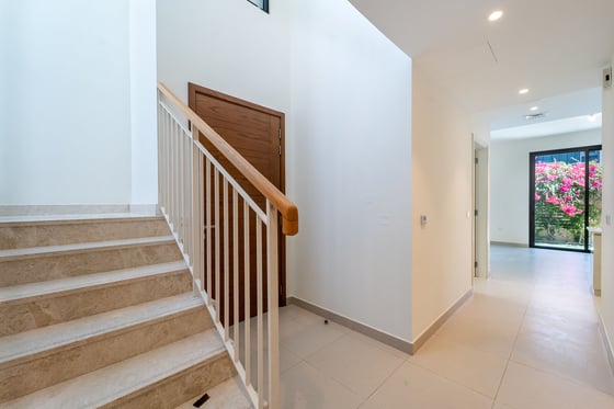 Vacant Now  |  Unfurnished  |  Corner Unit, picture 9