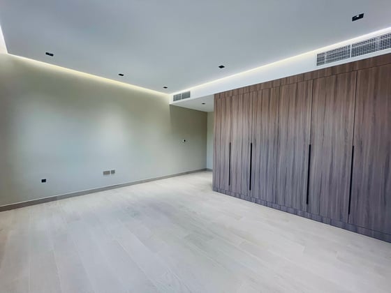 Fully Upgraded | Vacant | Internal Location, picture 12