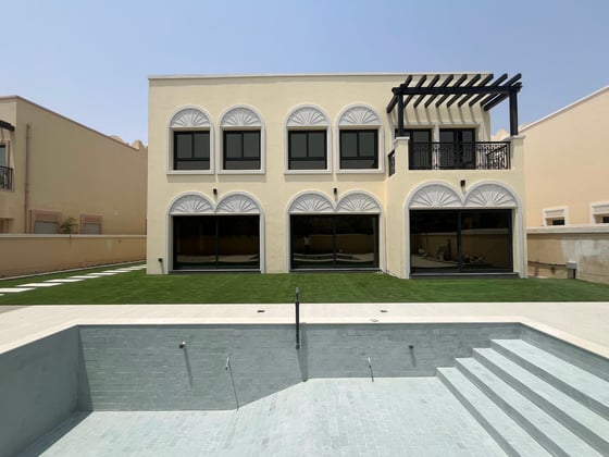 Fully Upgraded | Vacant | Internal Location, picture 2