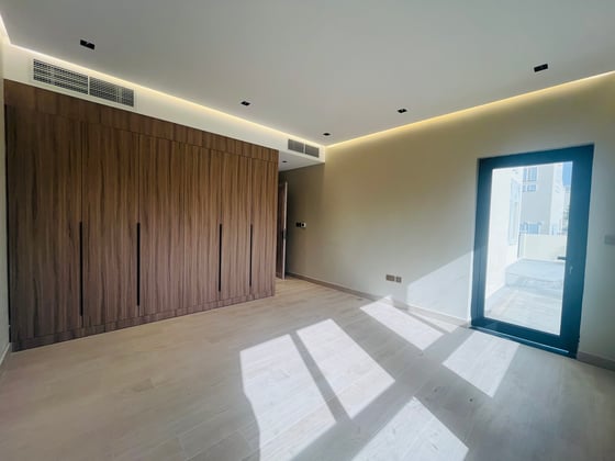 Fully Upgraded | Vacant | Internal Location, picture 9