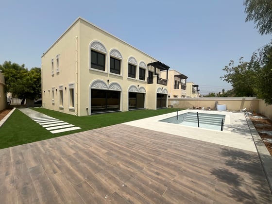 Fully Upgraded | Vacant | Internal Location, picture 1