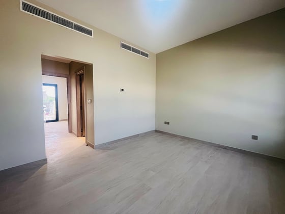 Fully Upgraded | Vacant | Internal Location, picture 14