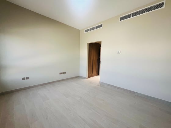 Fully Upgraded | Vacant | Internal Location, picture 13
