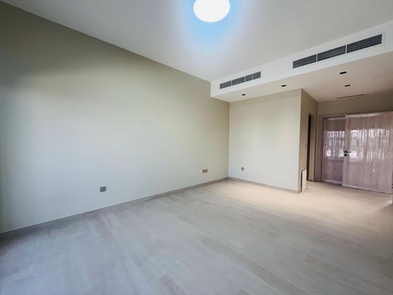 Fully Upgraded | Vacant | Internal Location, picture 16