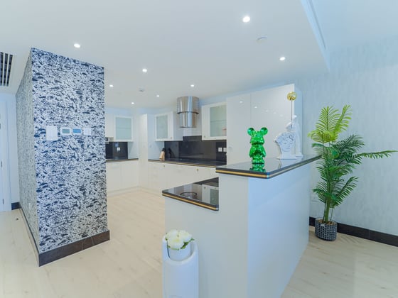 Sea and marina views | Triplex | Renovated, picture 8