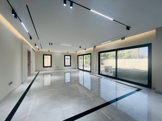 Fully Upgraded | Vacant | Desirable Location, picture 2