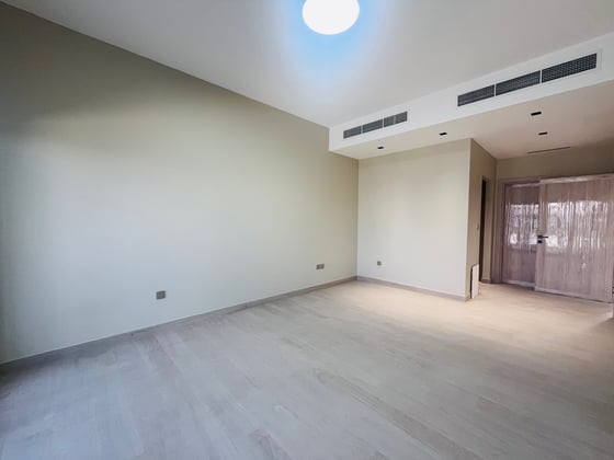 Fully Upgraded | Vacant | Desirable Location, picture 14