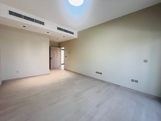 Fully Upgraded | Vacant | Desirable Location, picture 13