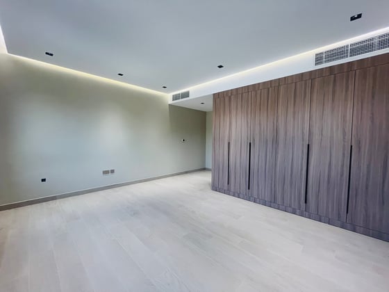 Fully Upgraded | Vacant | Desirable Location, picture 9