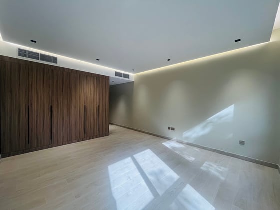 Fully Upgraded | Vacant | Desirable Location, picture 5