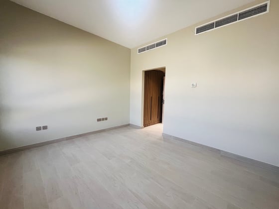 Fully Upgraded | Vacant | Desirable Location, picture 11