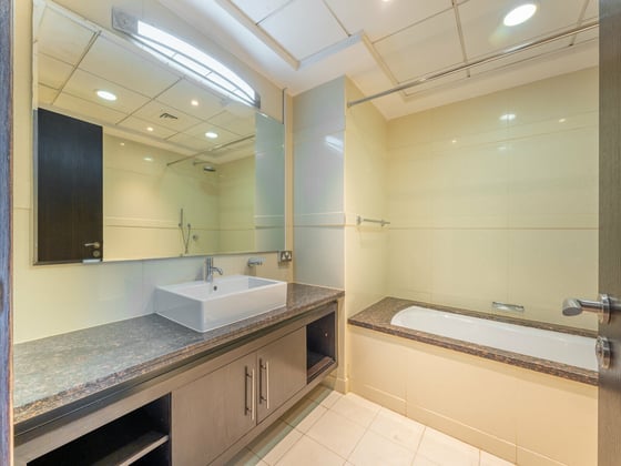 BEST PRICED |  BEST LAYOUT |  FULL SEA HIGH FLOOR, picture 19